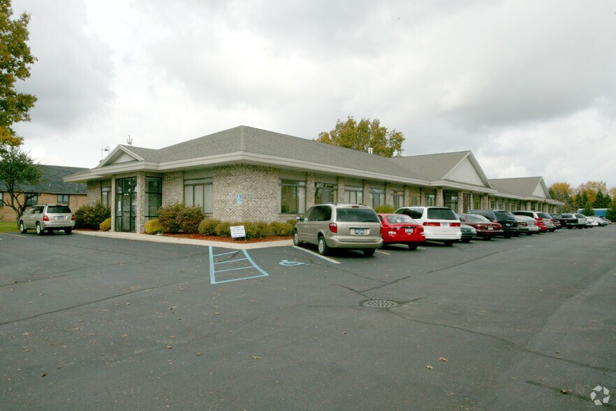 1009 44th St SW, Grand Rapids, MI for lease - Building Photo - Image 2 of 8