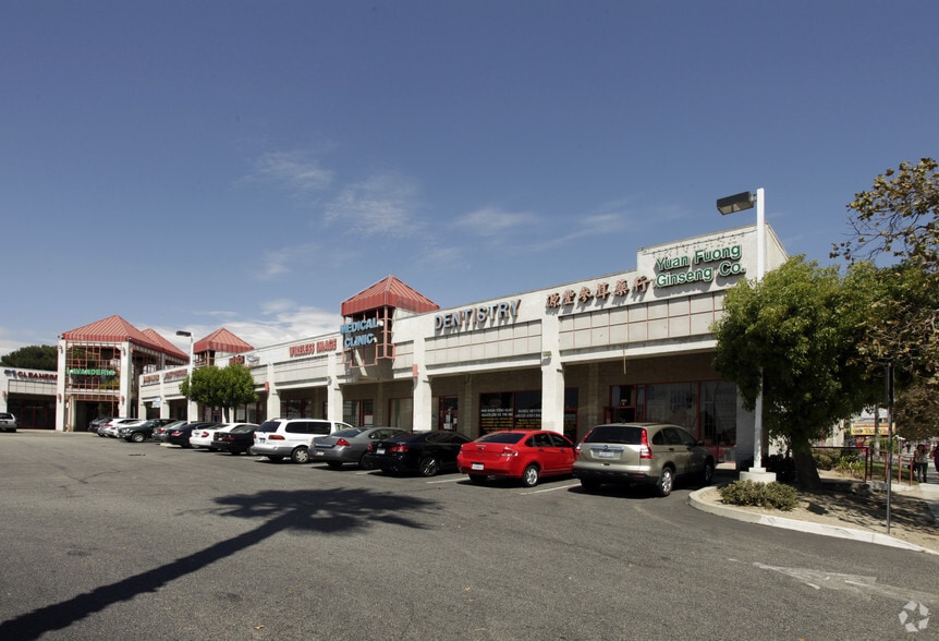 1085 E Holt Ave, Pomona, CA for lease - Primary Photo - Image 2 of 6