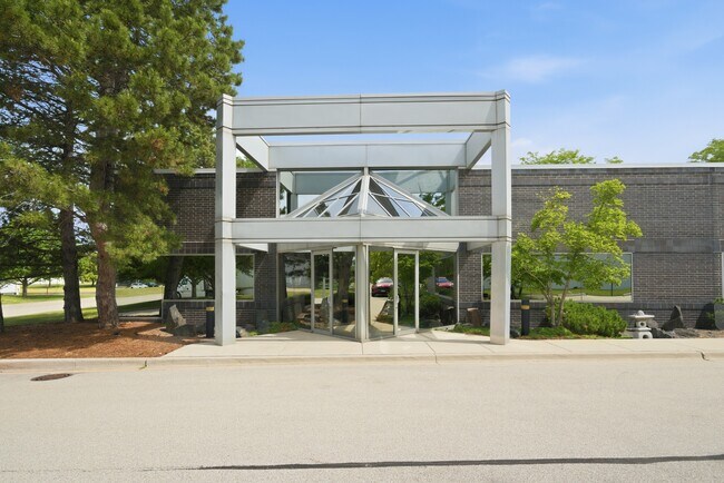 Plus de détails pour 975 Campus Dr, Mundelein, IL - Flex à vendre
