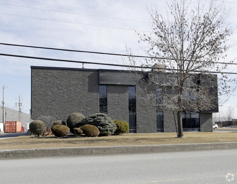 830 Boul Ford, Châteauguay, QC à vendre - Photo du bâtiment - Image 2 de 2