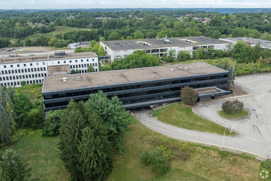 1310 Beulah Rd, Pittsburgh, PA à vendre - Aérien - Image 2 de 4