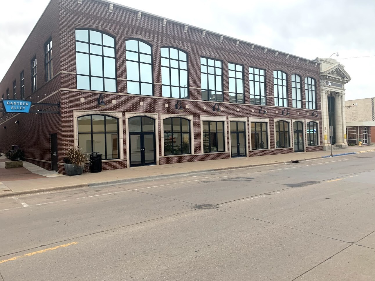 127 E Main St, Ottumwa, IA for lease Building Photo- Image 1 of 12