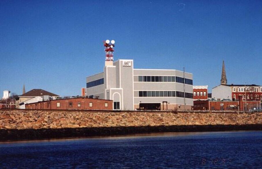 224 Bank St, New London, CT for sale - Primary Photo - Image 1 of 8