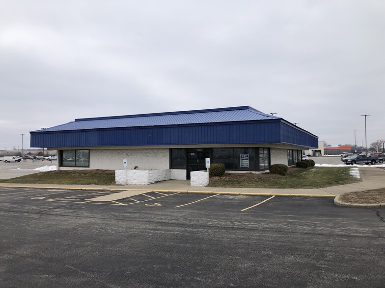 1401 S Dirksen, Springfield, IL for lease - Building Photo - Image 2 of 4