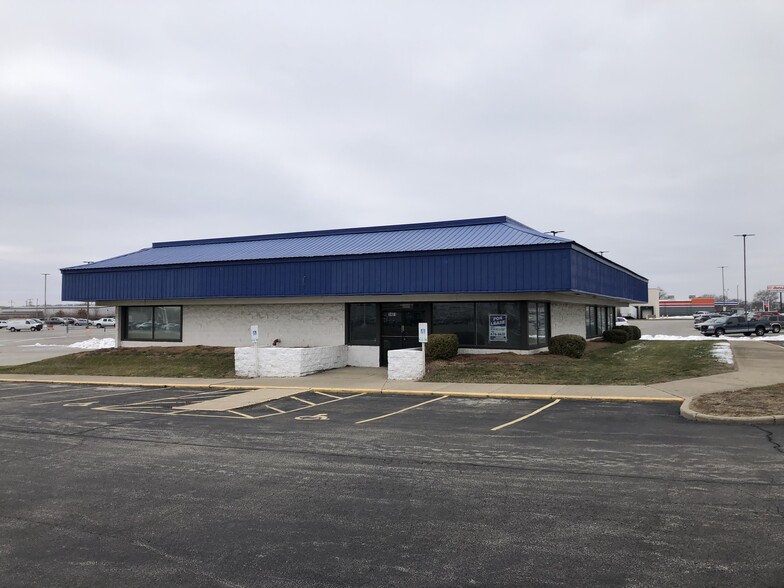 1401 S Dirksen, Springfield, IL à louer - Photo du bâtiment - Image 2 de 4
