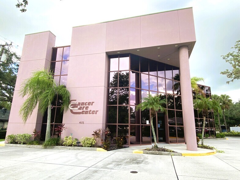 401 Manatee Ave E, Bradenton, FL à louer - Photo du bâtiment - Image 2 de 15