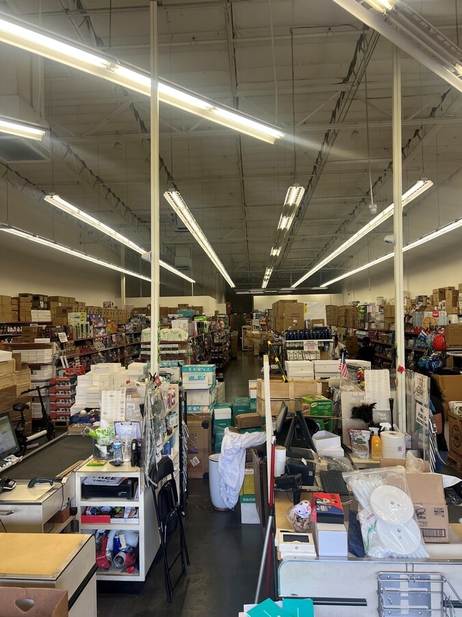 921 N Milliken Ave, Ontario, CA 91764 - Unité A - - Photo intérieure - Image 2 of 13
