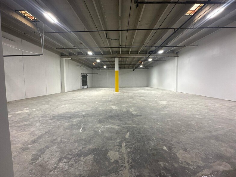 7212-7282 NW 33rd St, Miami, FL à louer - Photo du bâtiment - Image 3 de 4