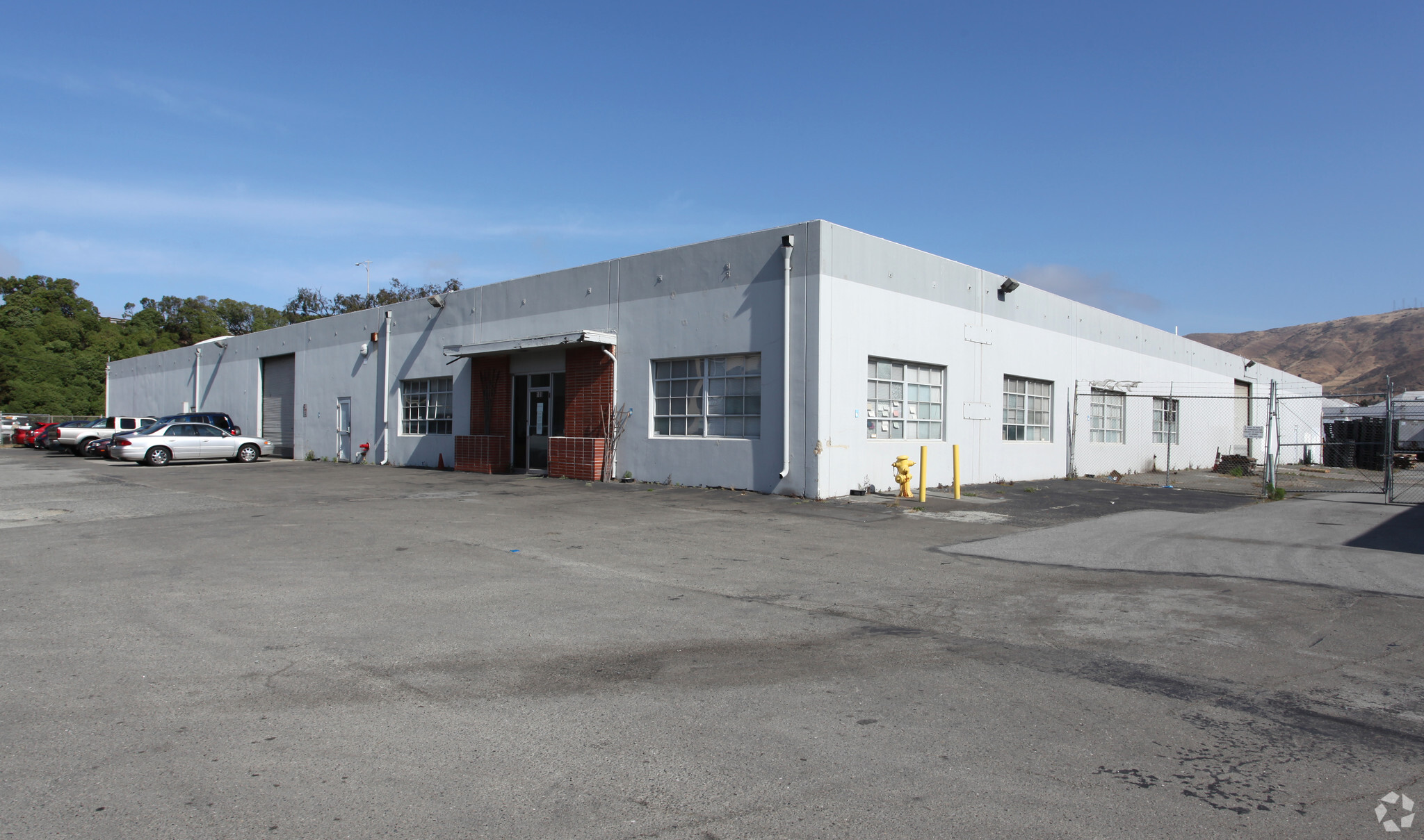 105 Associated Rd, South San Francisco, CA for lease Building Photo- Image 1 of 5