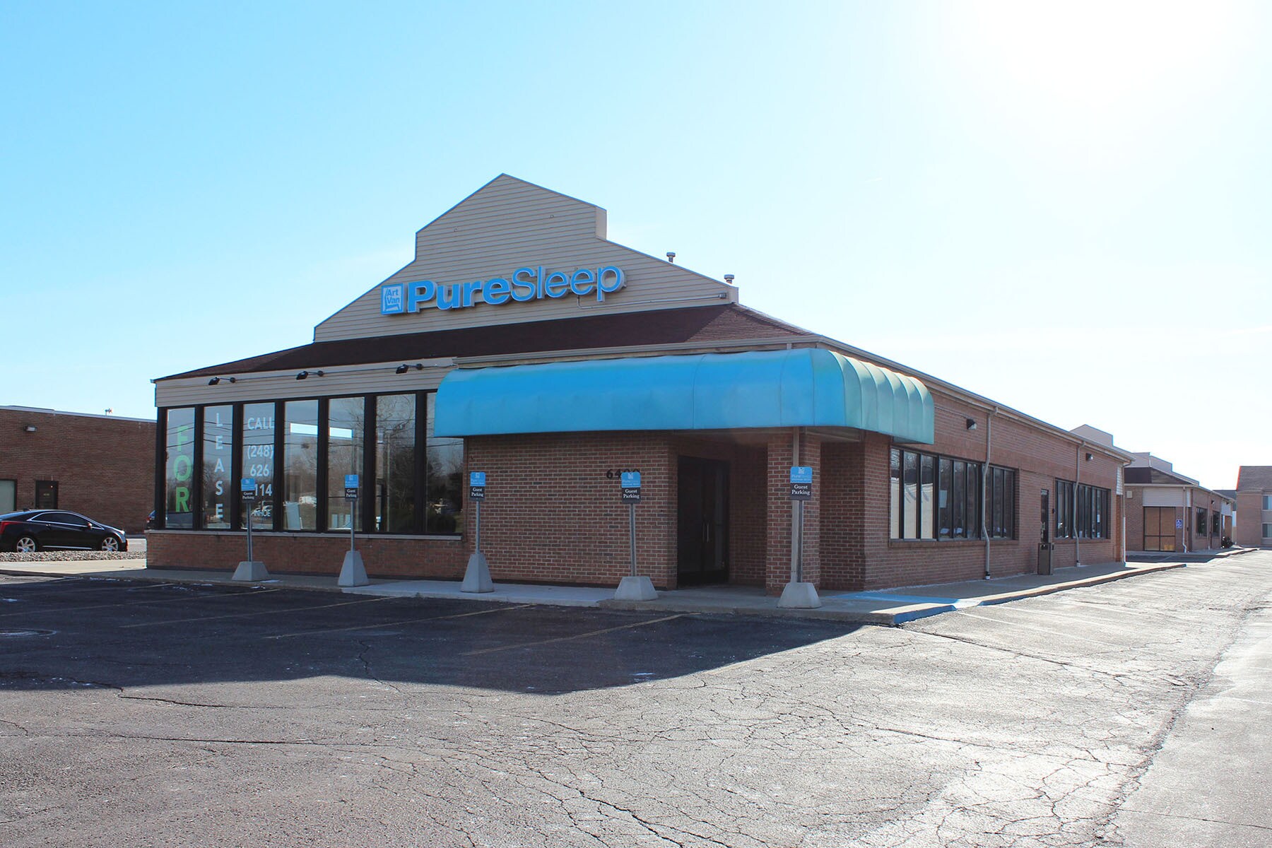 6380 E 14 Mile Rd, Warren, MI à louer Photo du bâtiment- Image 1 de 6