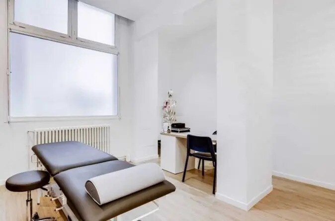 Retail in Paris for sale - Interior Photo - Image 2 of 6