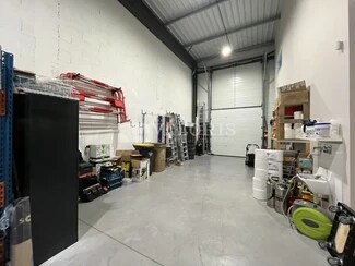 Plus de détails pour Local d'activités à louer