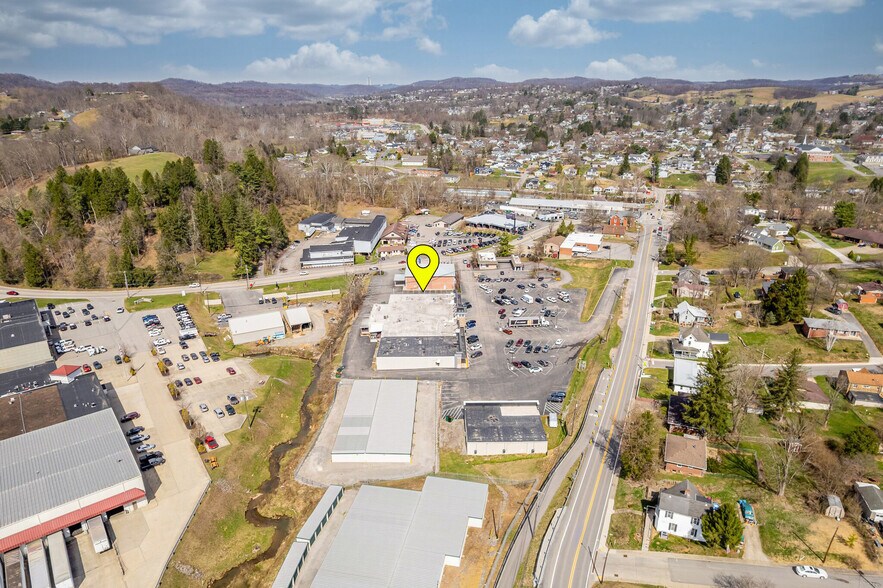 317 S Virginia Ave, Bridgeport, WV à vendre - Photo du bâtiment - Image 3 de 34