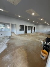 18805 Willamette Dr, West Linn, OR for lease Interior Photo- Image 2 of 28