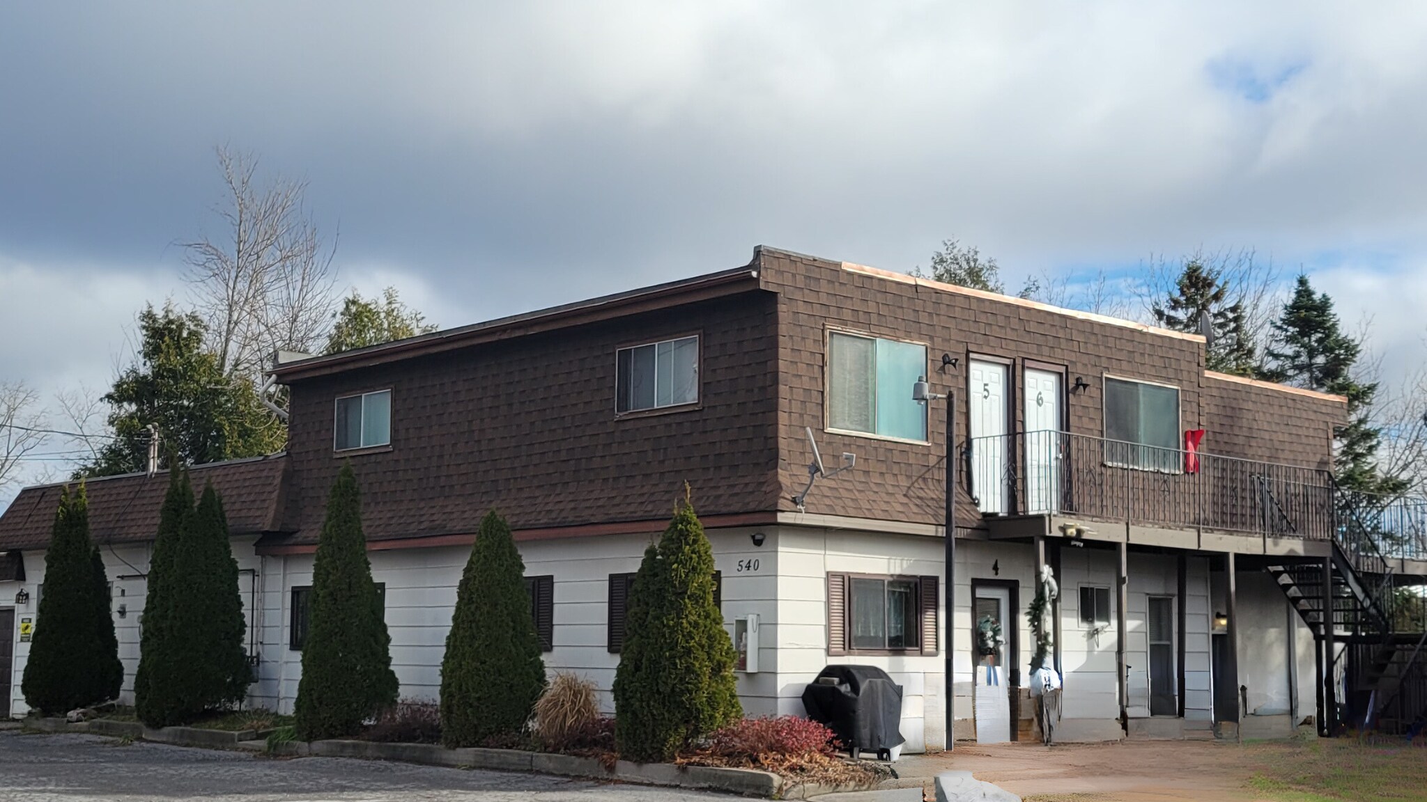 534-540 Old Highway 2 Hwy, Trenton, ON à vendre Photo du bâtiment- Image 1 de 4