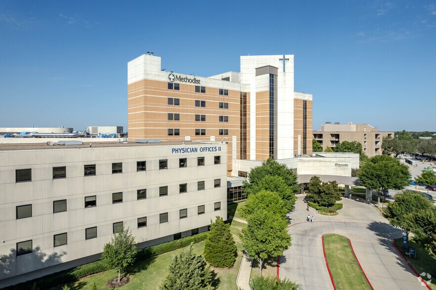 3450 W Wheatland Rd, Dallas, TX à louer - Photo du bâtiment - Image 3 de 7