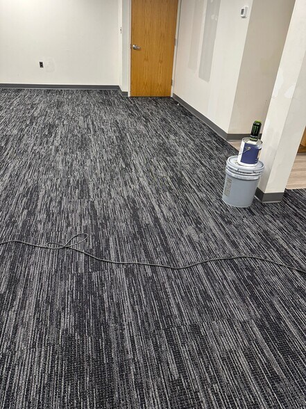 2304-2306 Berlin Tpke, Newington, CT à louer - Photo du bâtiment - Image 3 de 10