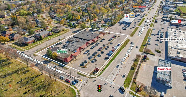 Plus de détails pour 805-827 S Main St, West Bend, WI - Commerce de détail à louer