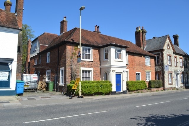 104 High St, Alton for lease - Building Photo - Image 1 of 11