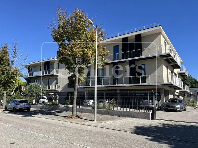 20 Rue Georges Claude, Aix-en-Provence à louer - Photo du bâtiment - Image 3 de 14