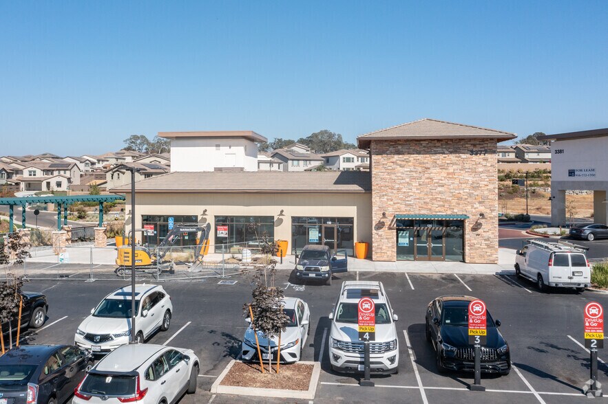 Sienna Ridge Dr, El Dorado Hills, CA à louer - Photo du bâtiment - Image 2 de 5