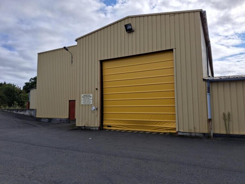 Flex in Saint-Trivier-sur-Moignans for sale - Building Photo - Image 2 of 7