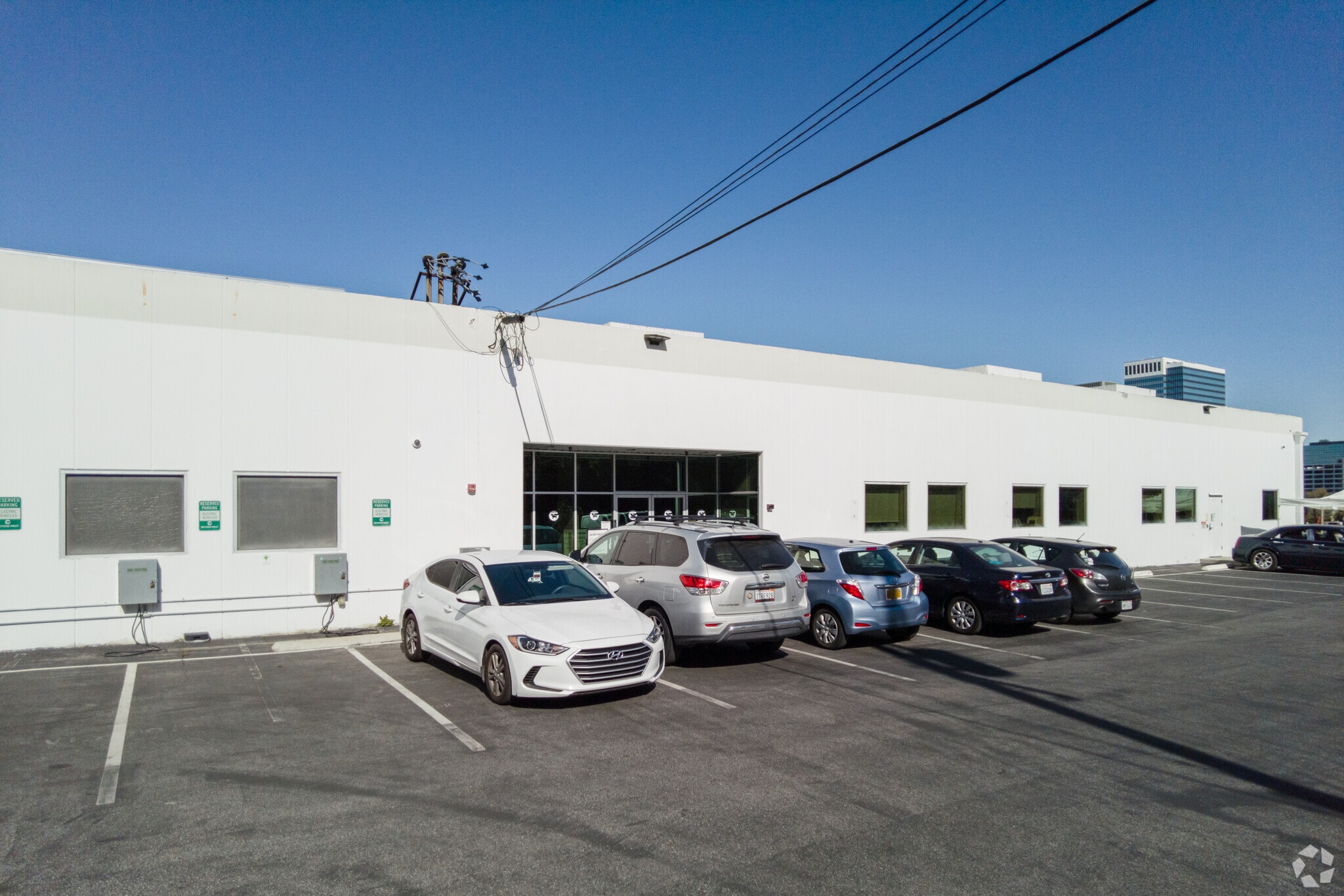1325 E El Segundo Blvd, El Segundo, CA à louer Photo du bâtiment- Image 1 de 46