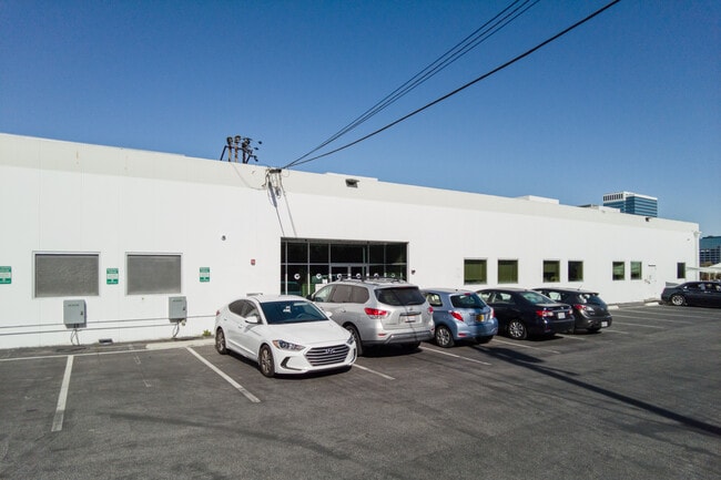 Plus de détails pour 1325 E El Segundo Blvd, El Segundo, CA - Local d'activités à louer