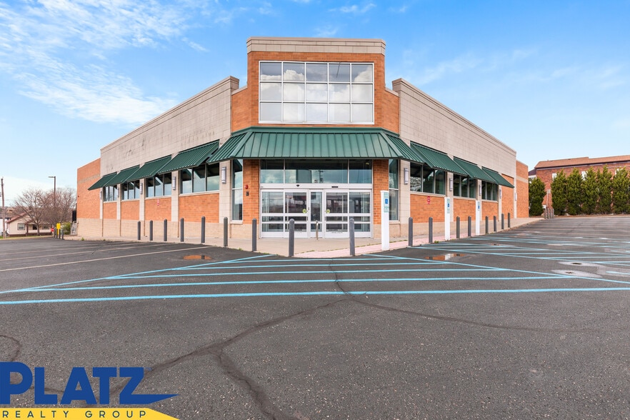 40 N Meridian Rd, Youngstown, OH for lease - Building Photo - Image 2 of 12