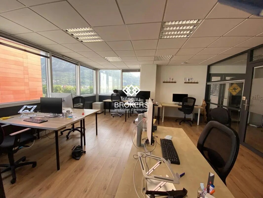 Office in Grenoble for sale Interior Photo- Image 1 of 12