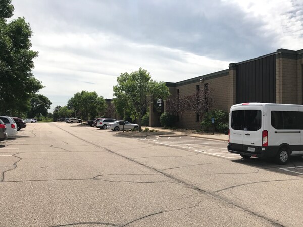 5240-5300 Valley Industrial Blvd S, Shakopee, MN à louer - Photo du bâtiment - Image 3 de 13