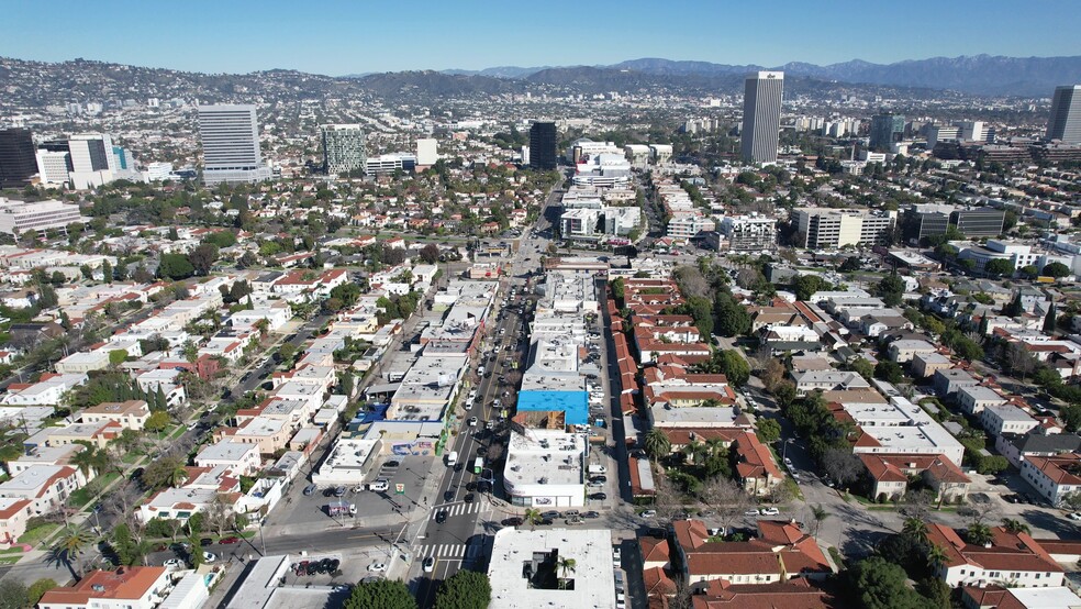 1066-1070 S Fairfax Ave, Los Angeles, CA for lease - Building Photo - Image 3 of 62