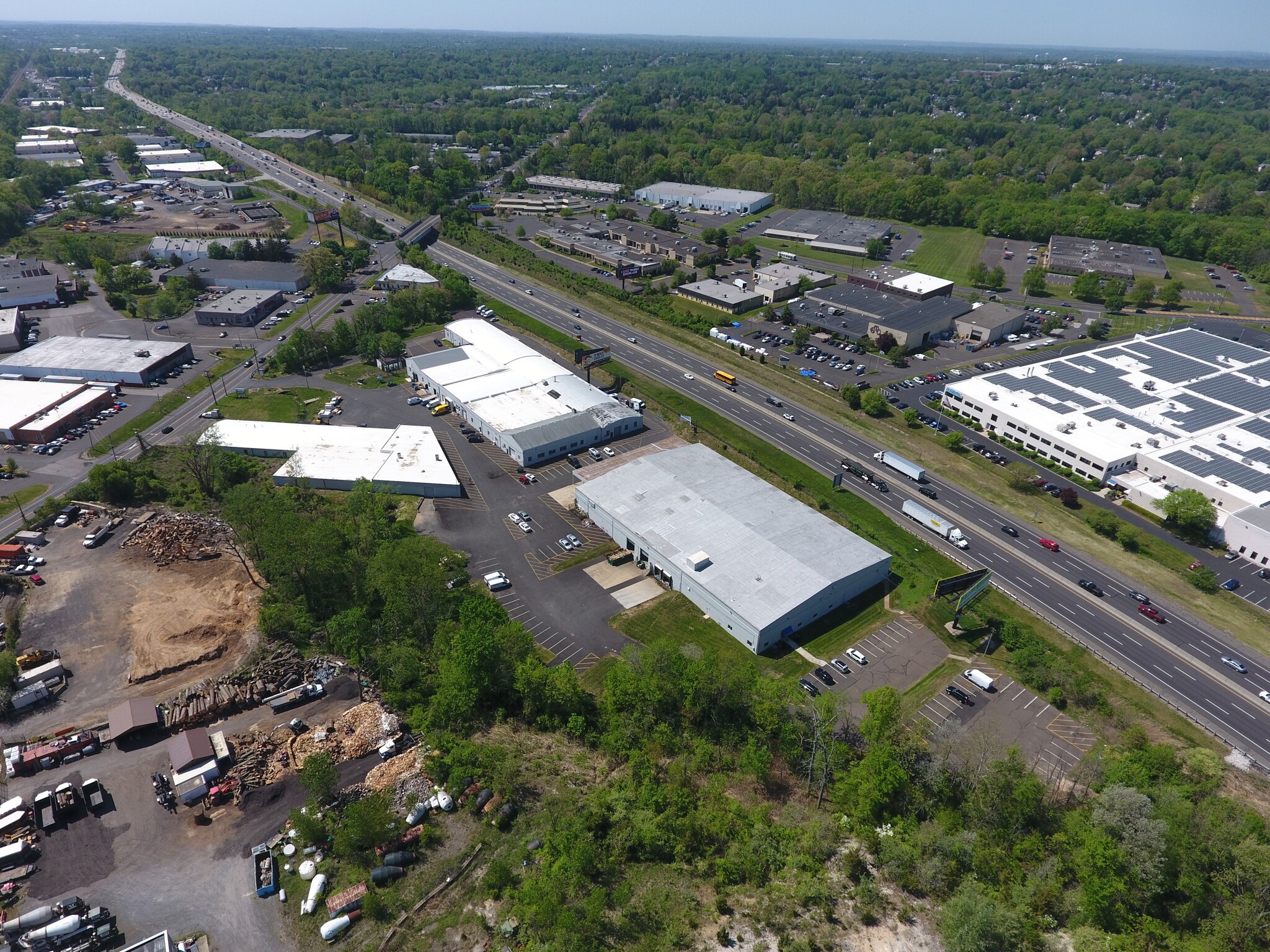 725 County Line Rd, Huntingdon Valley, PA for lease Building Photo- Image 1 of 4