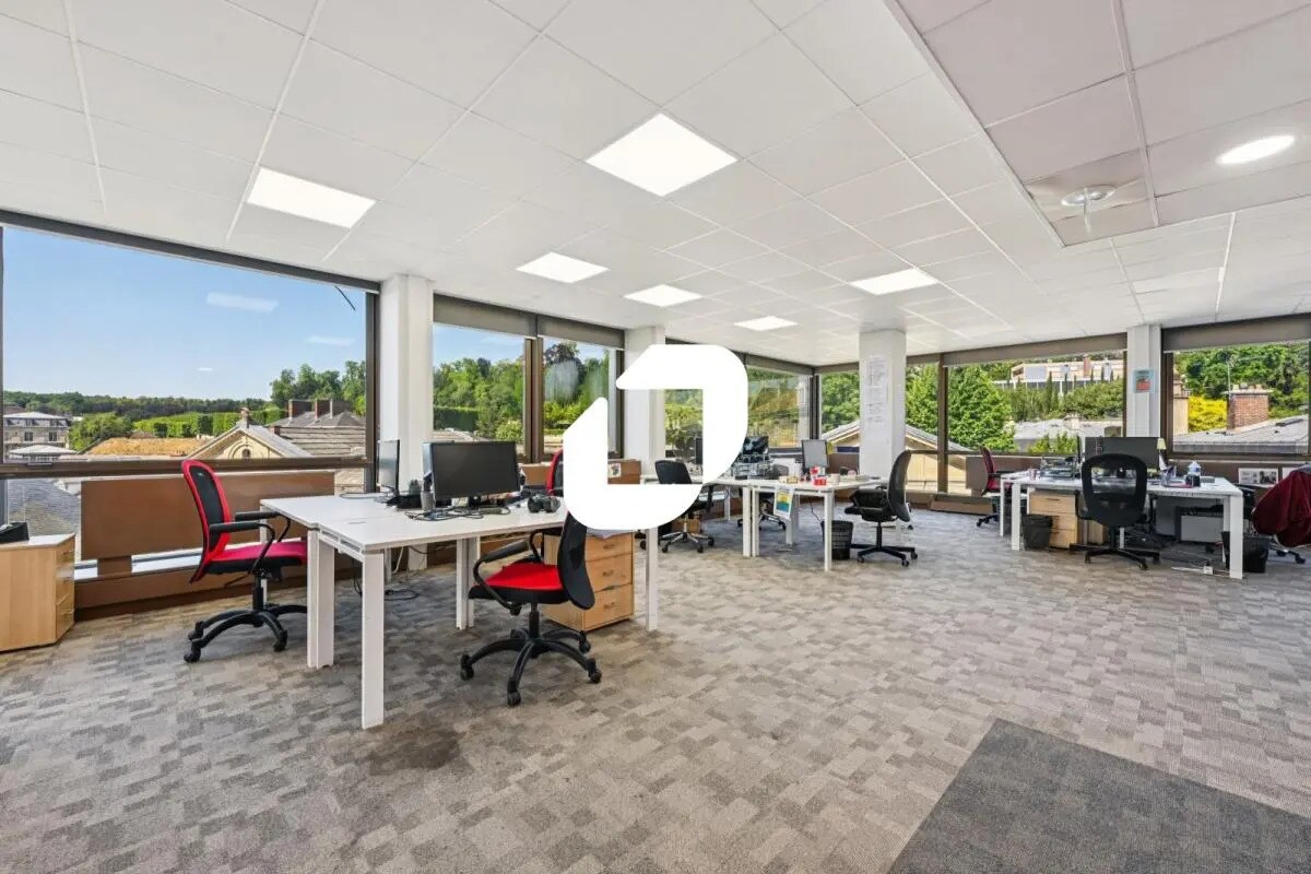 Office in Saint-Cloud for sale Building Photo- Image 1 of 20