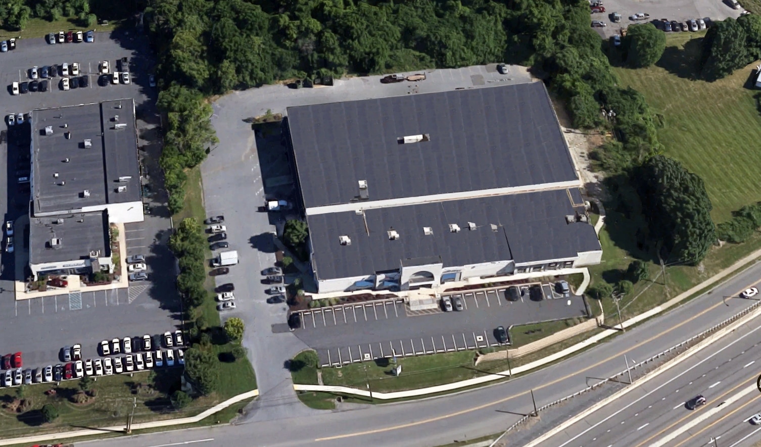 310 Stoke Park Rd, Bethlehem, PA for lease Primary Photo- Image 1 of 5