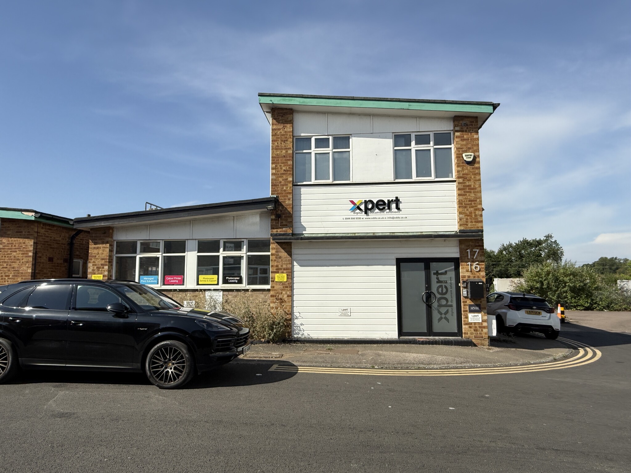16-17 Station Clos, Potters Bar for lease Building Photo- Image 1 of 5