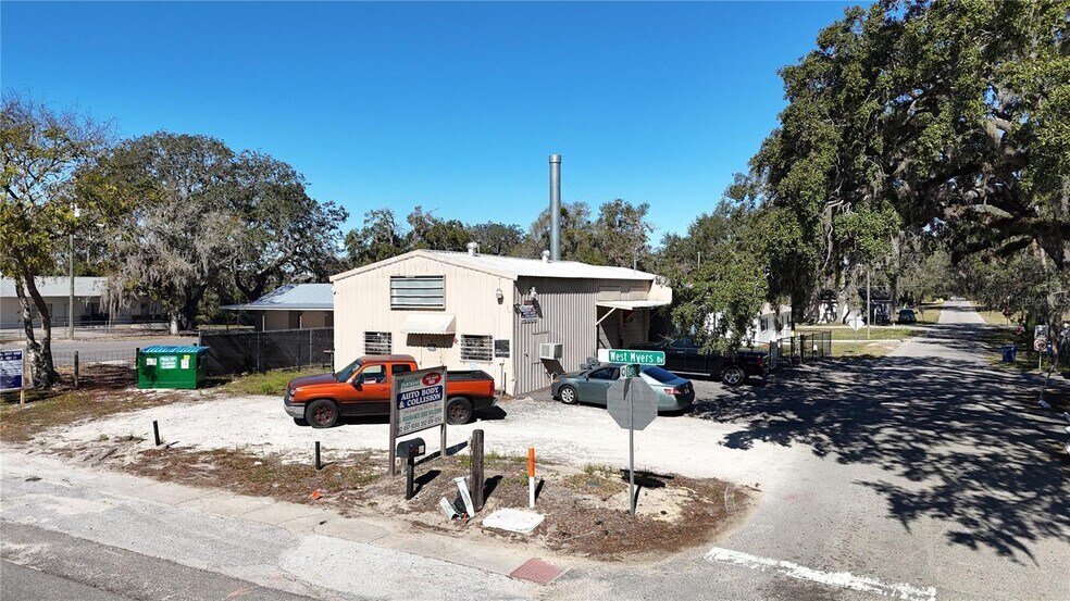 10 Barry Ave, Mascotte, FL à vendre - Photo du bâtiment - Image 2 de 10