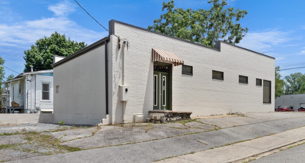 628 Cumberland Dr, Clarksville, TN à louer - Photo du bâtiment - Image 3 de 12