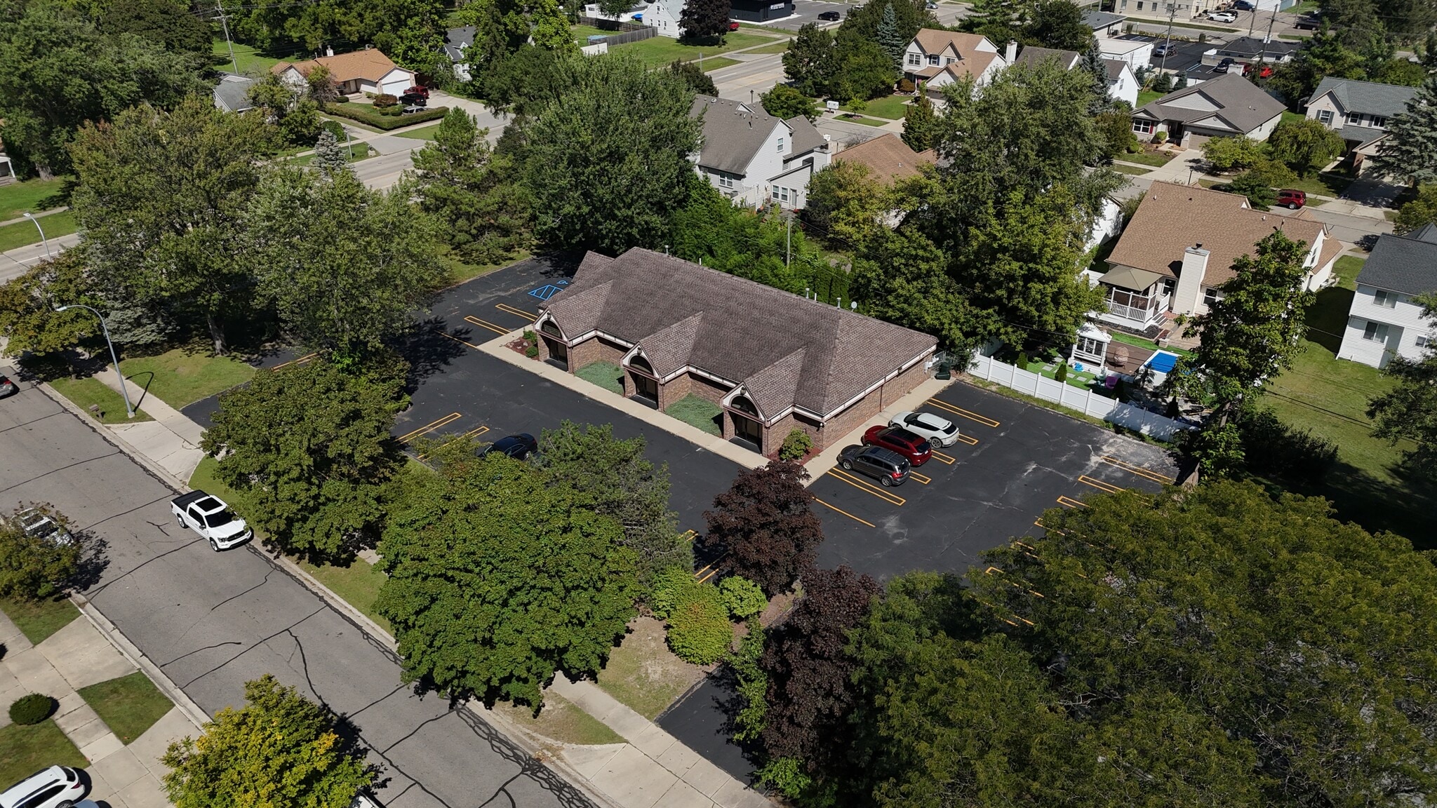 28477-28481 7 Mile Rd, Livonia, MI for lease Building Photo- Image 1 of 5