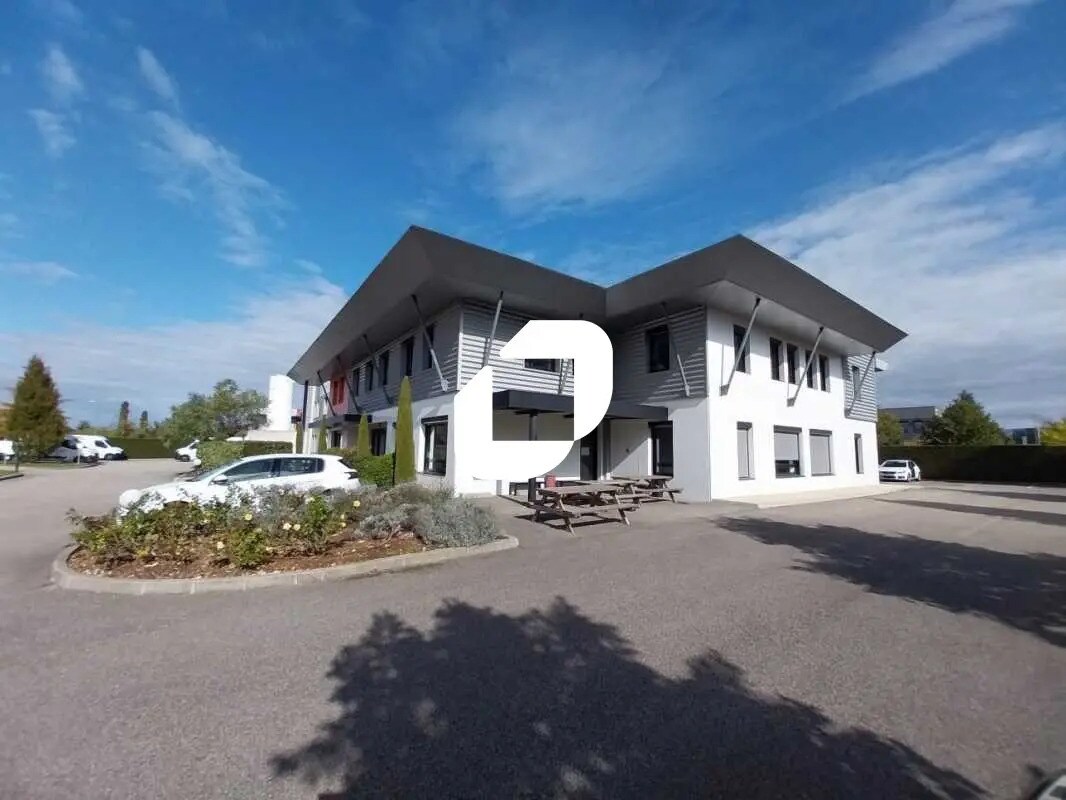 Flex in Saint-Priest for lease Building Photo- Image 1 of 8