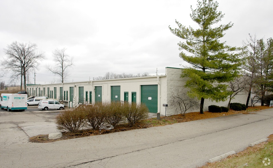 181 N Hamilton Rd, Columbus, OH for lease - Building Photo - Image 2 of 4