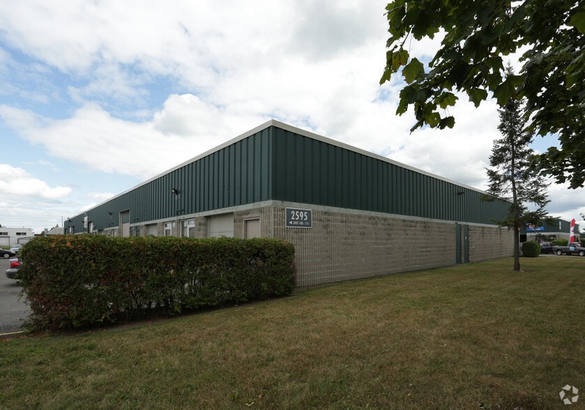 2595 Blackwell St, Ottawa, ON for lease - Building Photo - Image 2 of 3