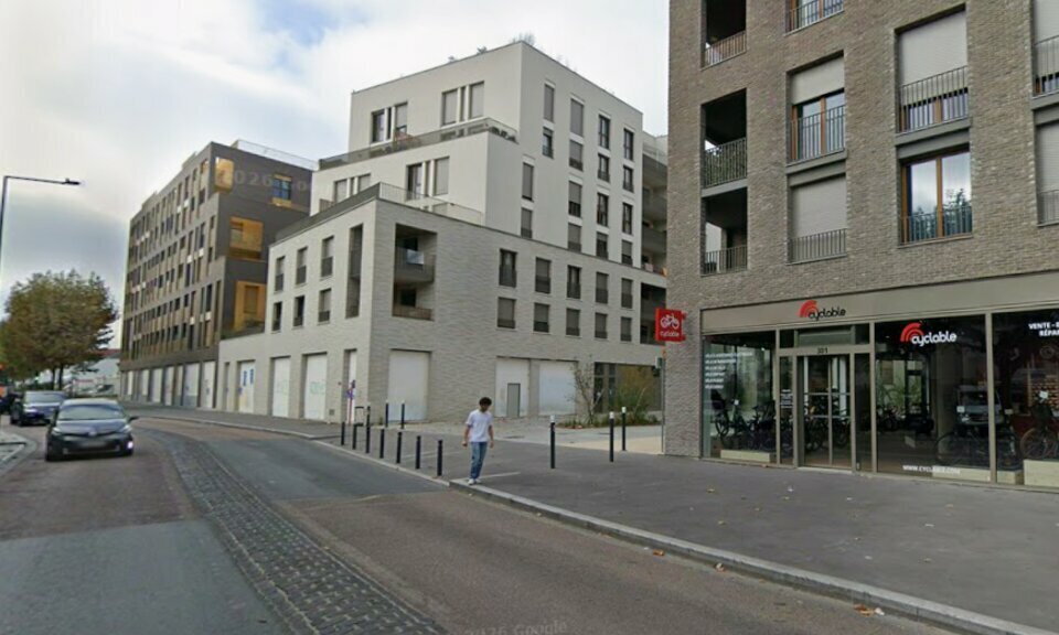 Commerce de détail dans Montreuil à louer - Photo du bâtiment - Image 2 de 11