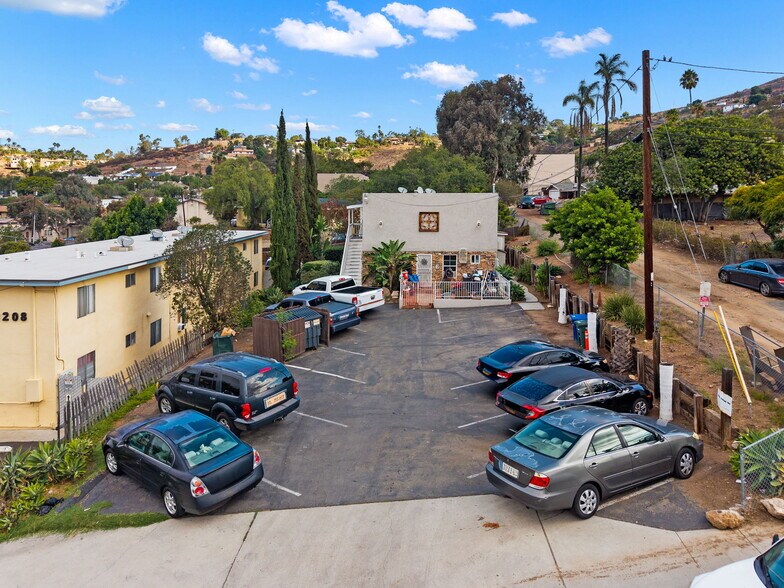 9210 Harness St, Spring Valley, CA à vendre - Photo du bâtiment - Image 2 de 7