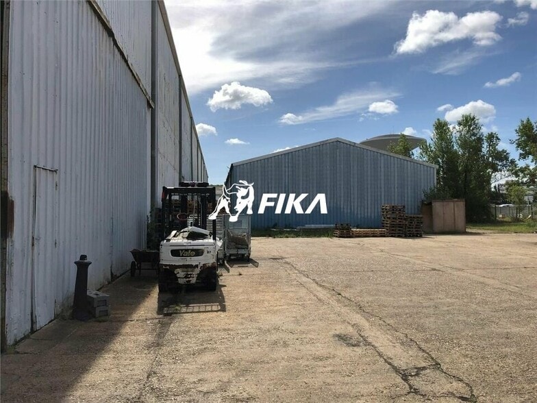 Industrial in Libourne for sale - Building Photo - Image 3 of 3