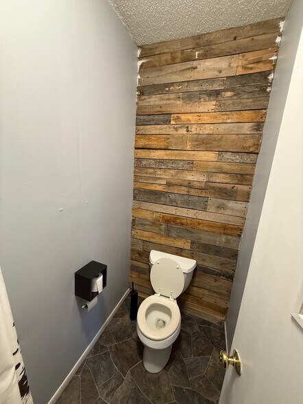 727 E Ohio St, Clinton, MO à vendre - Photo du bâtiment - Image 3 de 5