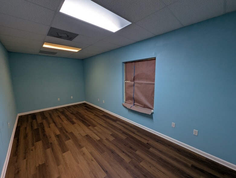1710 36th St, Vero Beach, FL à vendre - Photo du bâtiment - Image 3 de 8