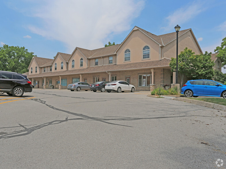 20 Main St N, Waterdown, ON for lease - Primary Photo - Image 1 of 6