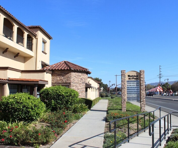 1582 W San Marcos Blvd, San Marcos, CA à louer - Photo du bâtiment - Image 2 de 5