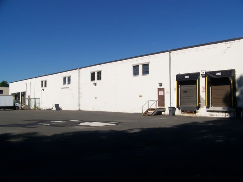 50 Maple St, Norwood, NJ for lease - Building Photo - Image 2 of 8